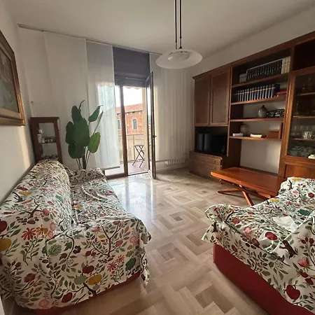 Milan Suburban Escape -family